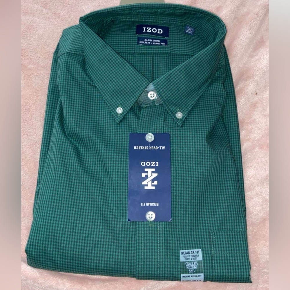 Perfect for the holidays green checkered IZOD shirt never even tried on.